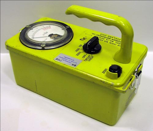 CDV-715 Retro Digital Geiger Counter : Page Figure 2 Analog